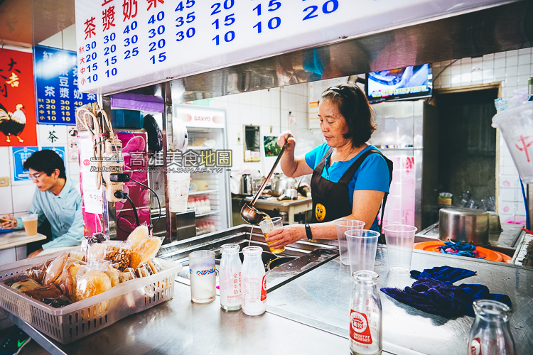 【前金區】在地人喝茶聊天的聚會所－前金古早味紅茶