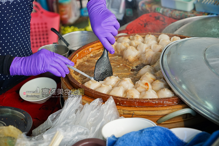 右昌肉圓(高雄楠梓)每天開店人潮絡繹不絕,右昌蒸肉圓熱呼呼暖心暖胃,份量卻完全不縮水! 右昌肉圓(高雄楠梓)每天開店人潮絡繹不絕,右昌蒸肉圓熱呼呼暖心暖胃,份量卻完全不縮水!