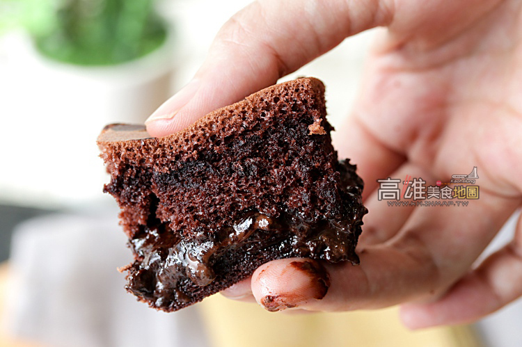 (三民區)朵玫絲甜點森林｜名符其實只溶你口不溶你手的熔岩巧克力蛋糕！