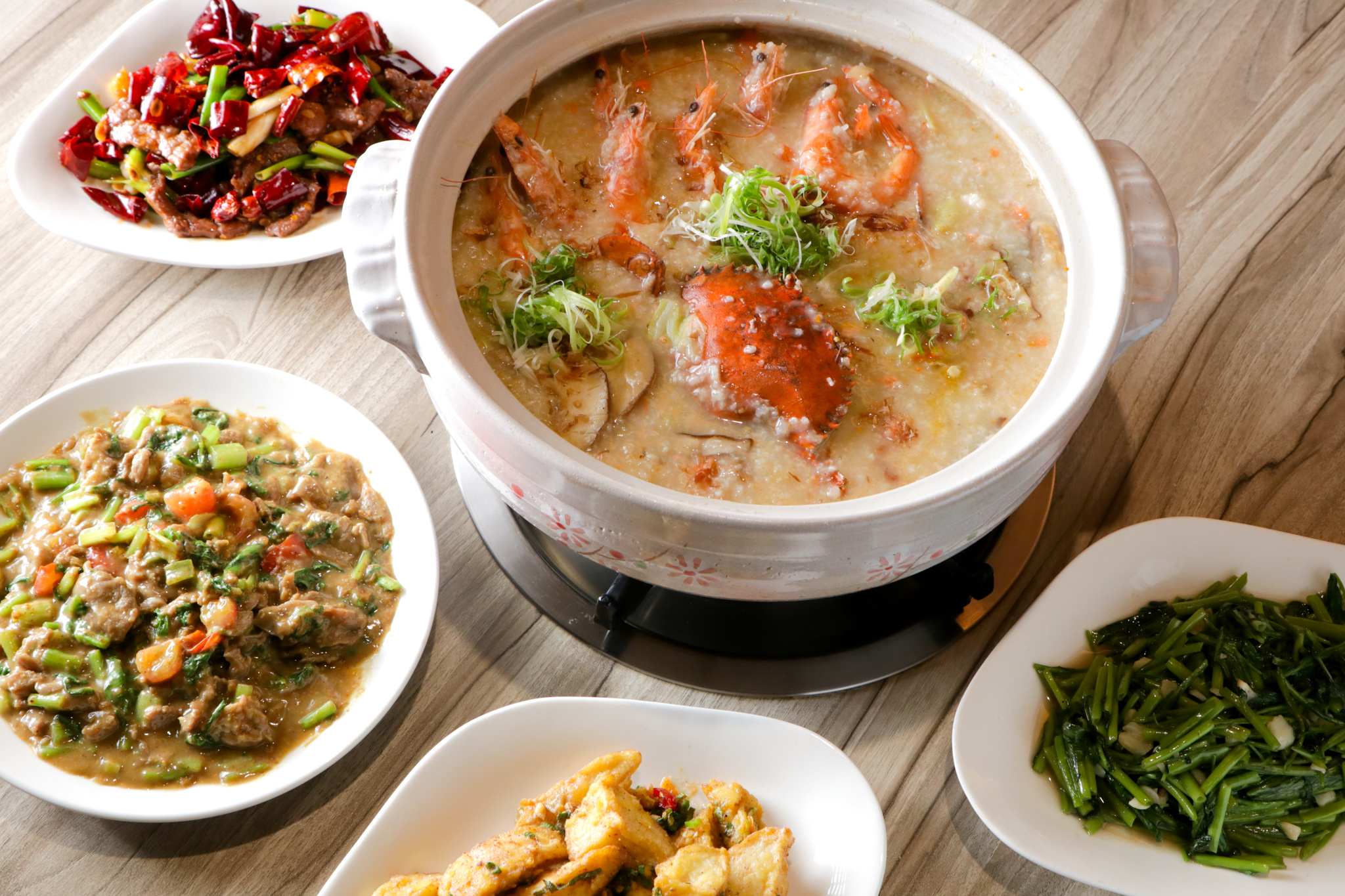 汕頭泉成沙茶火鍋|夏入秋開始吃紅蟳啦!「紅蟳海鮮砂鍋粥」配沙茶熱炒好對味 汕頭泉成沙茶火鍋|夏入秋開始吃紅蟳啦!「紅蟳海鮮砂鍋粥」配沙茶熱炒好對味