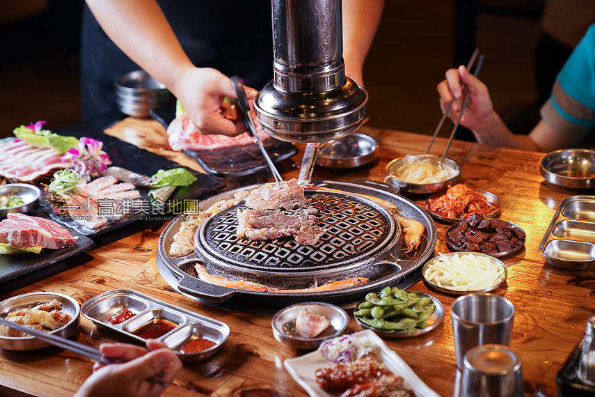 【高雄。左營】韓哆路韓式燒肉｜最激四人套餐， 八款肉品+主食 給你烤。好。烤。滿。