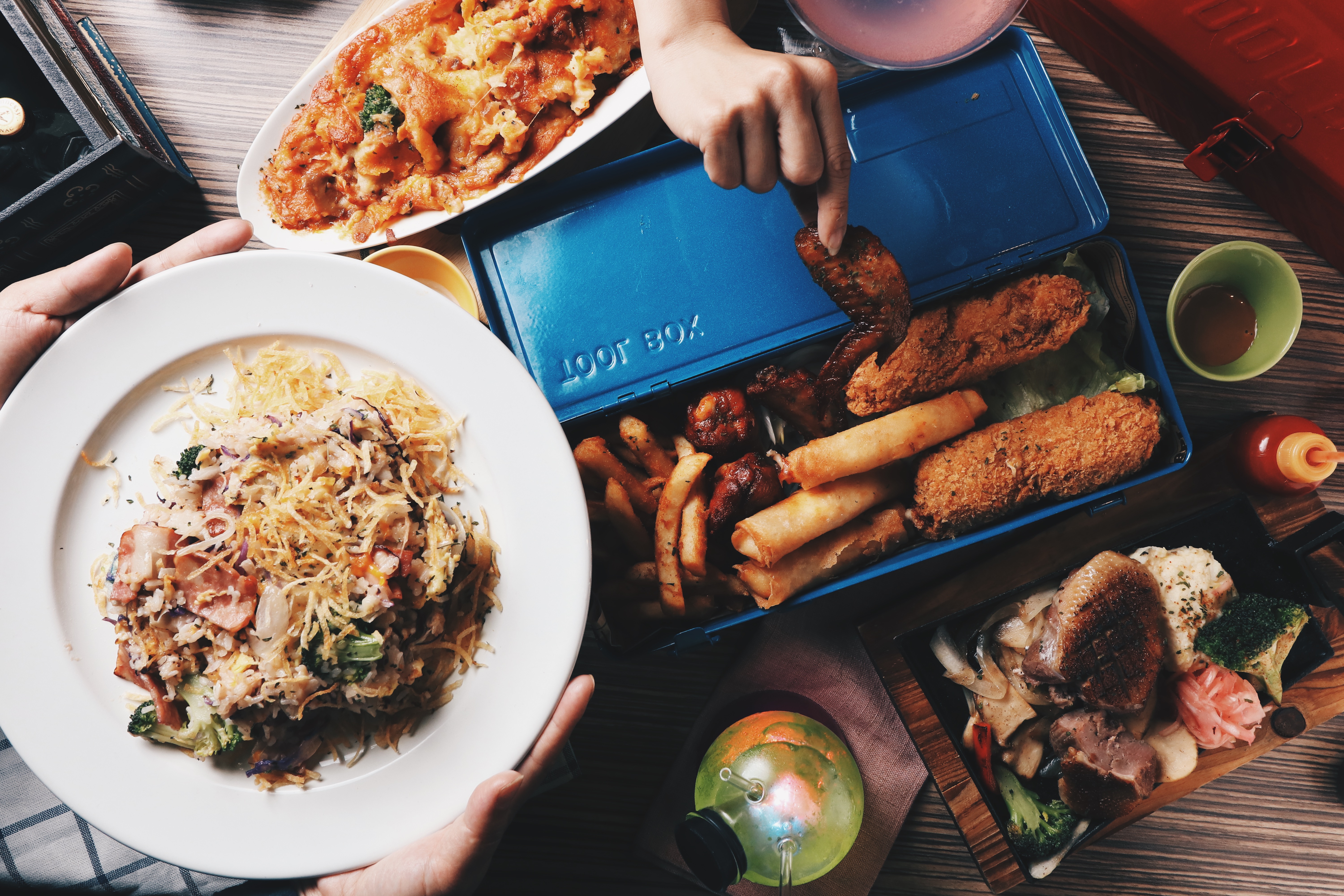 【高雄。前鎮】Nooice餐酒館│ 工具箱裝餐點這工業風也太狂 創意滿滿輕鬆吃喝看這邊 Nooice餐酒館|高雄前鎮美食