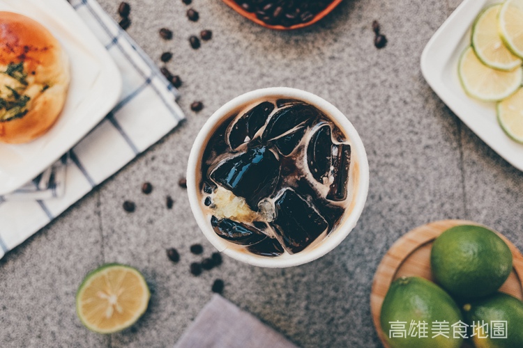 (高雄美食)街頭咖啡 - 喝手搖怎能不嚼QQ的料啊~~入夏就是要免費送你口感升級啦!