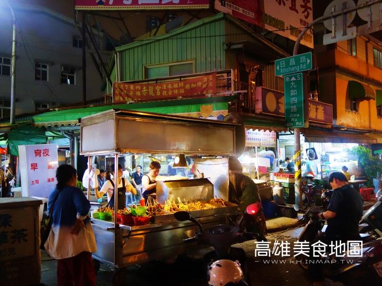 (高雄鼓山)神祕店...日昌路紅綠燈下的烤肉攤