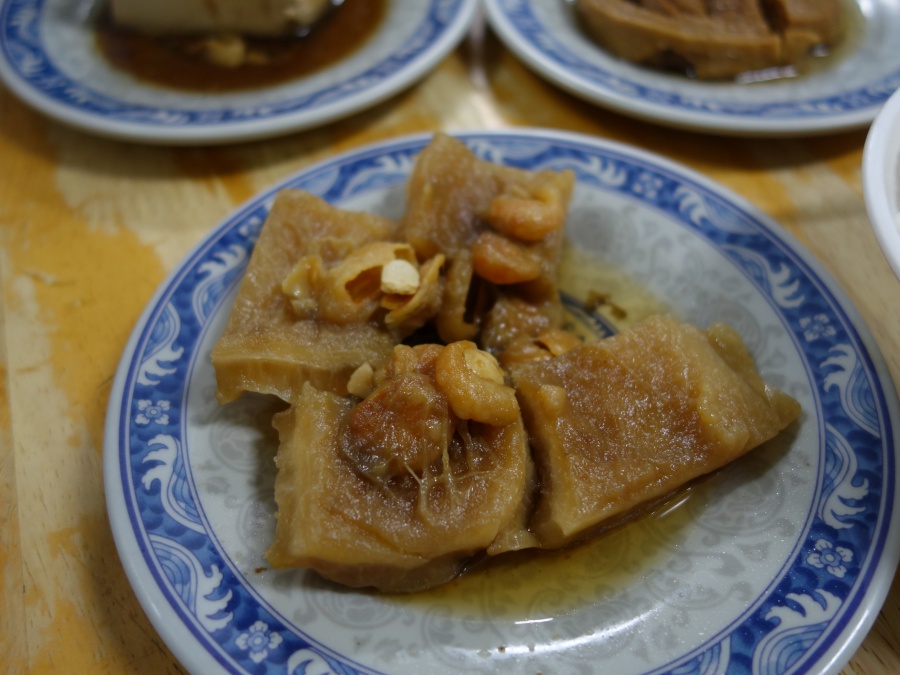 (高雄三民)一華鮮魚湯-百元超大片虱目魚肚麵線