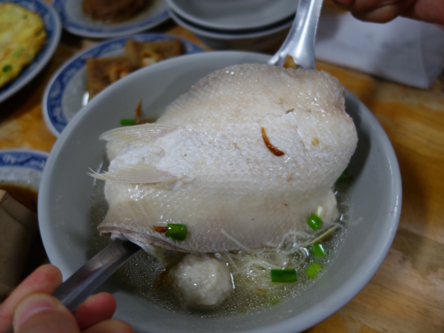(高雄三民)一華鮮魚湯-百元超大片虱目魚肚麵線