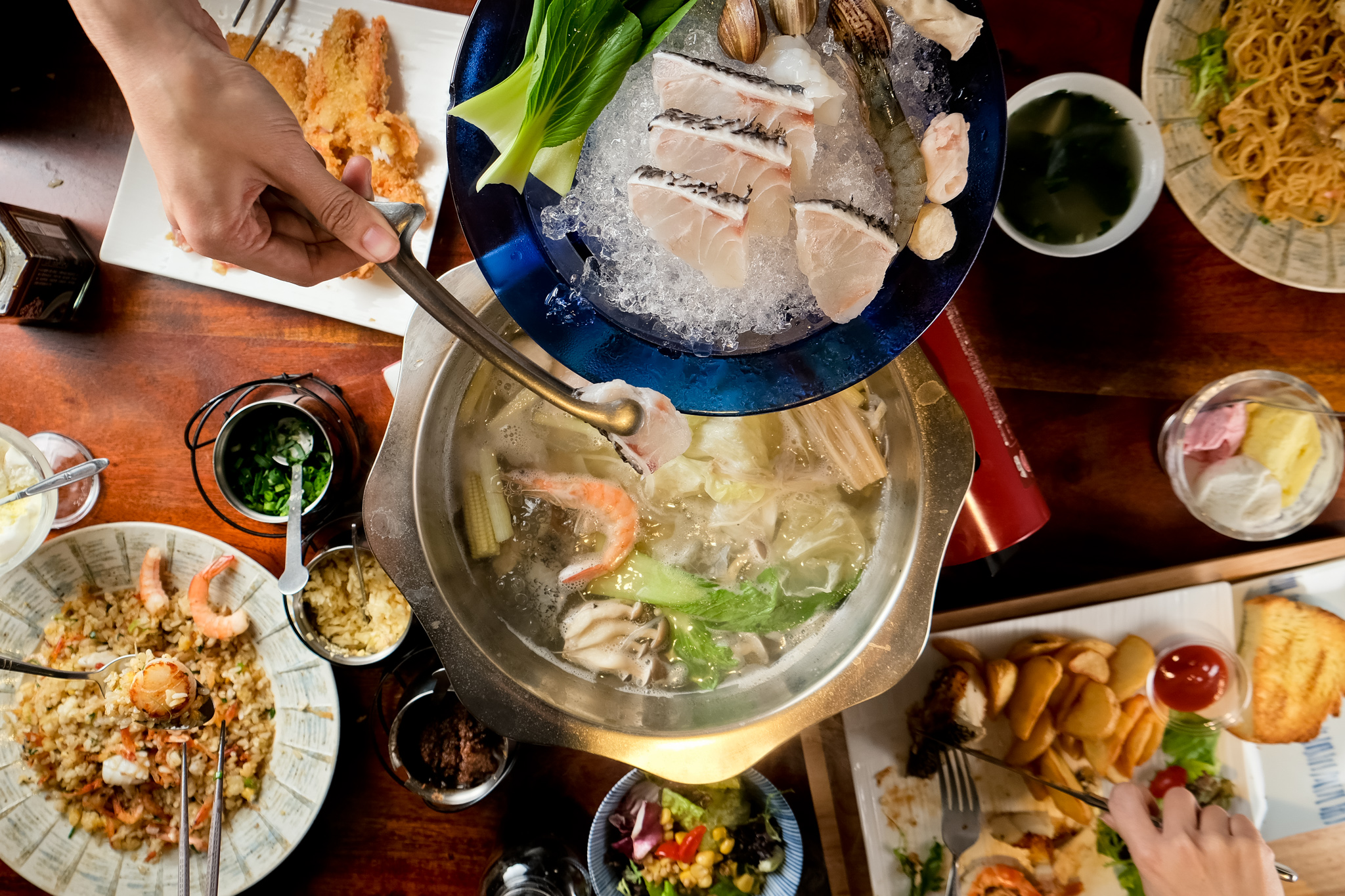 (高雄。前鎮) 瑋於廚房|百元厚切龍膽石斑 自然甜魚湯喝免驚 樸實霸氣海味這樣吃! (高雄。前鎮) 瑋於廚房|百元厚切龍膽石斑 自然甜魚湯喝免驚 樸實霸氣海味這樣吃!