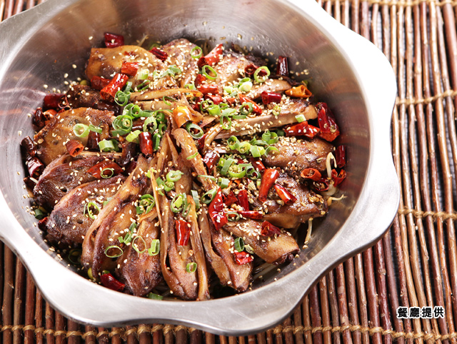 【大宅門干鍋鴨頭】高雄美食推薦 【大宅門干鍋鴨頭】高雄美食推薦