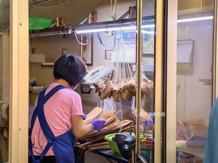 菜粽李粽店(高雄苓雅)南部口味粽的經典口味，只賣菜粽卻超過一甲子的超夯老字號。