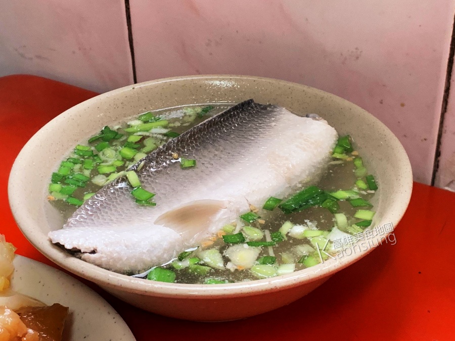 (高雄小港)菜市場虱目魚粥－羨慕附近鄰居可以來天天吃的美味平價魚肉粥