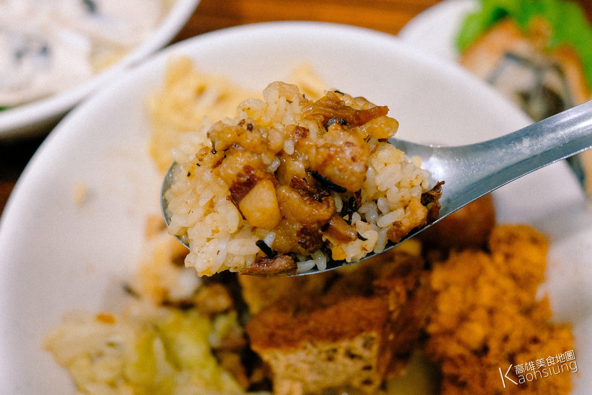 (高雄鼓山)國泰海產粥-1碗有5種海鮮的平價海產粥，還有老饕最愛多種虱目魚料理