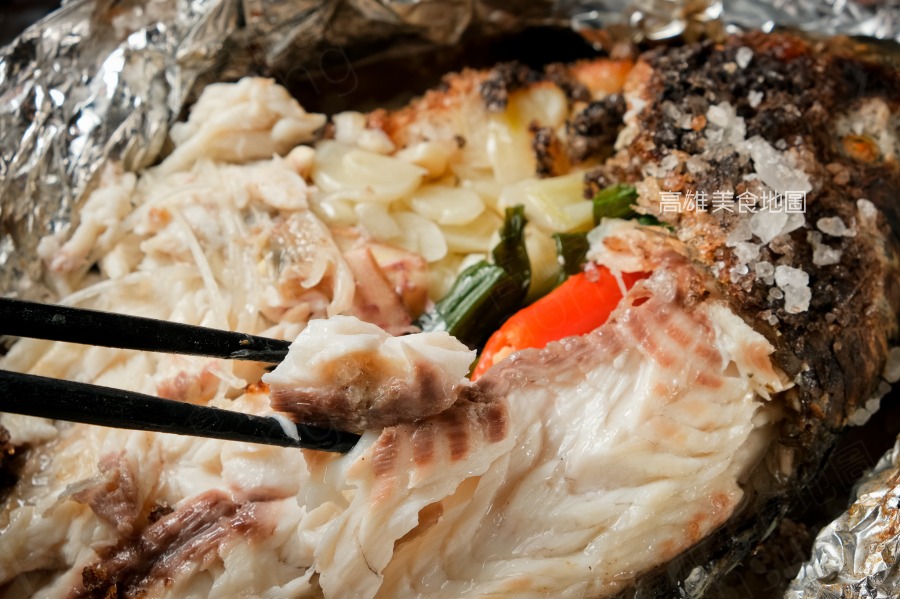 巨鮮燒烤海鮮(高雄苓雅) 藏在老式民宅裡的泰國蝦樂園，百元烤蚵&台式熱炒烤物通通有