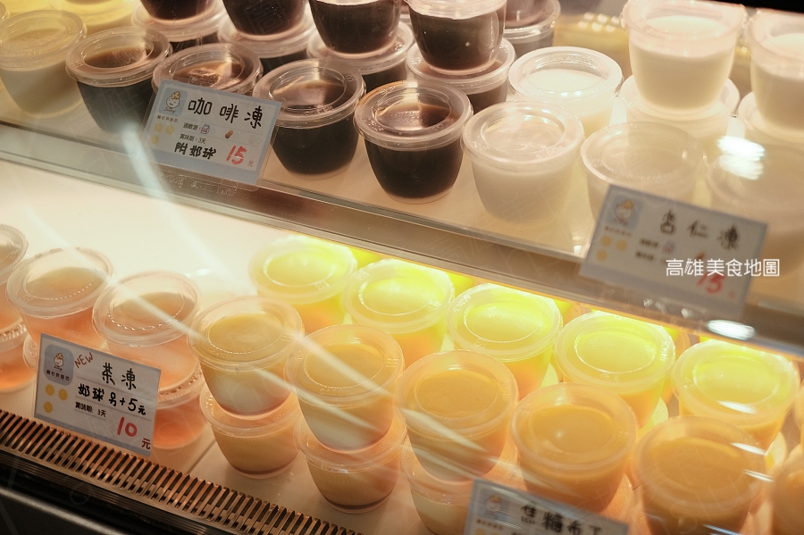 曉杉烘焙坊(高雄仁武)每日限量100條的生吐司專賣店，嚴選日本麵粉做出如雲朵般柔軟的生吐司