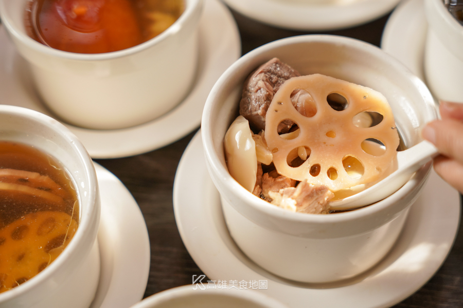蒸鮮腸粉港式飲茶(高雄美食) 煲湯專業戶 老師傅的手路老火湯一個人也能暖暖喝！