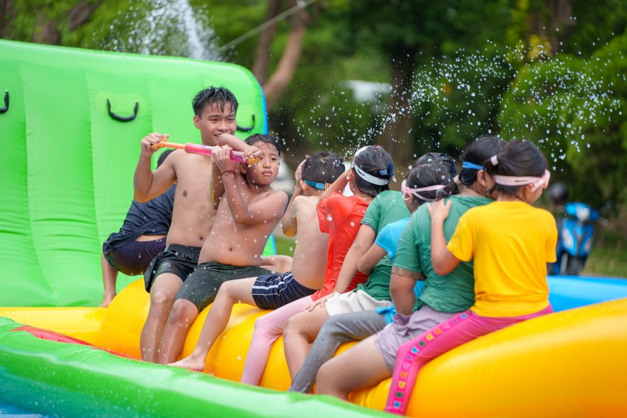 (高雄生活)六龜山城水樂園