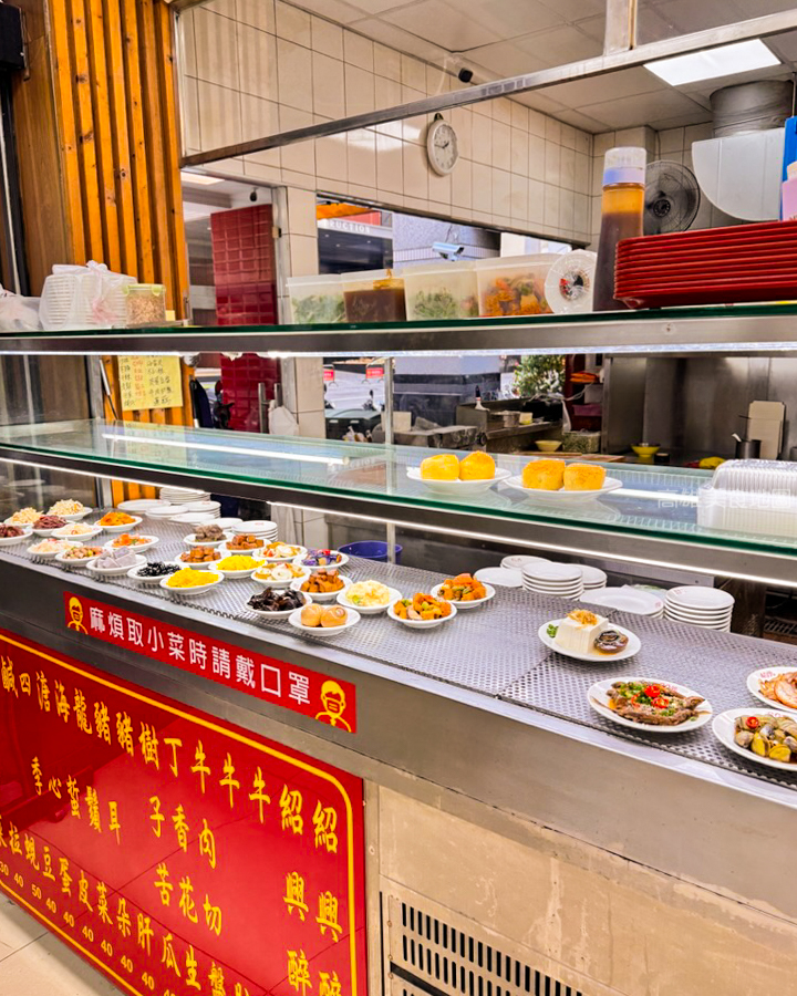 「高雄鼓山」有選擇障礙別來!華饌美食館|內用飲料免費、小菜超多,你來吃個10次都不重複 華饌