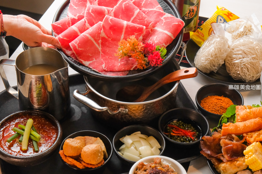 癮揪鍋物 Enjoy Hot Pot(高雄楠梓)老四川全新個人火鍋品牌,主打個人鍋一鍋兩吃 爆炒乾鍋香+火鍋湯一次滿足 癮揪鍋物 Enjoy Hot Pot(高雄楠梓)