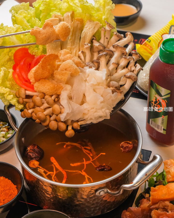 癮揪鍋物 Enjoy Hot Pot(高雄楠梓)老四川全新個人火鍋品牌,主打個人鍋一鍋兩吃 爆炒乾鍋香+火鍋湯一次滿足 癮揪鍋物 Enjoy Hot Pot(高雄楠梓)