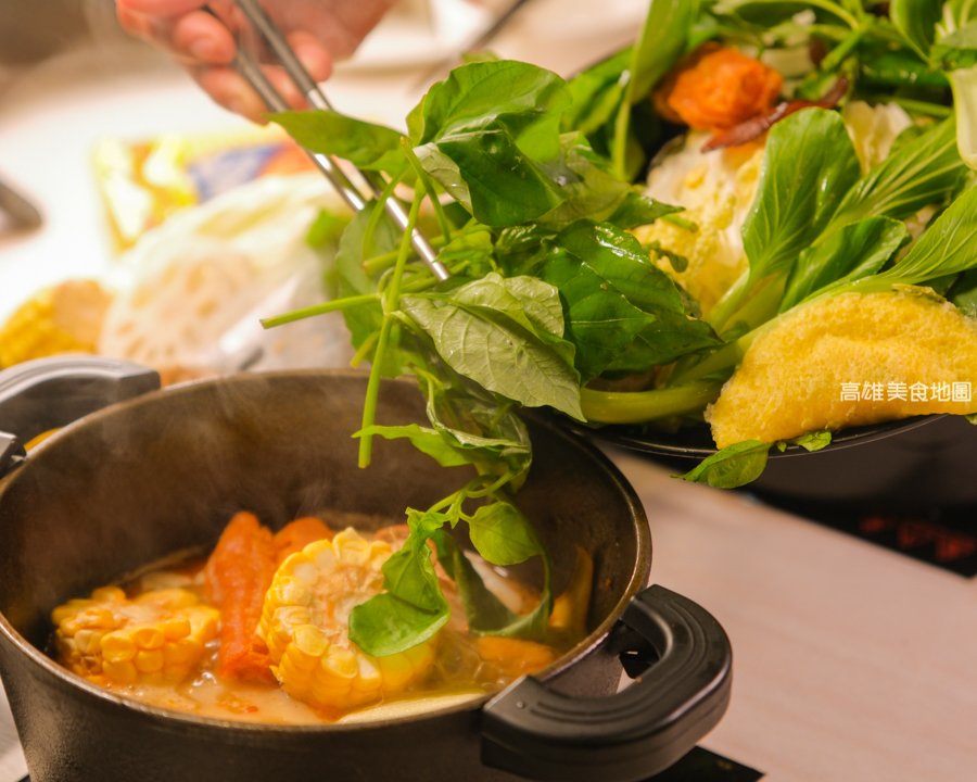 癮揪鍋物 Enjoy Hot Pot(高雄楠梓)老四川全新個人火鍋品牌,主打個人鍋一鍋兩吃 爆炒乾鍋香+火鍋湯一次滿足 癮揪鍋物 Enjoy Hot Pot(高雄楠梓)