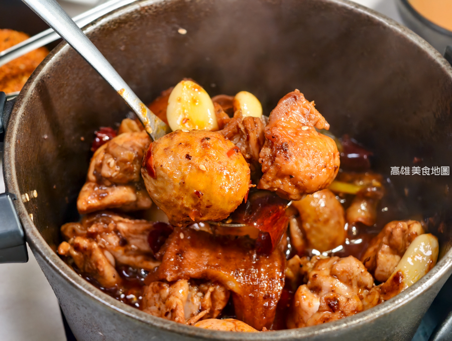 癮揪鍋物 Enjoy Hot Pot(高雄楠梓)老四川全新個人火鍋品牌,主打個人鍋一鍋兩吃 爆炒乾鍋香+火鍋湯一次滿足 癮揪鍋物 Enjoy Hot Pot(高雄楠梓)