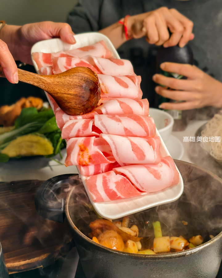 癮揪鍋物 Enjoy Hot Pot(高雄楠梓)老四川全新個人火鍋品牌,主打個人鍋一鍋兩吃 爆炒乾鍋香+火鍋湯一次滿足 癮揪鍋物 Enjoy Hot Pot(高雄楠梓)