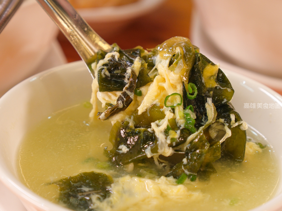 阿爸餵露水雞(高雄苓雅)─對女兒的承諾說到做到 品質第一的雞料理好吃到爆秋冬食補來碗雞湯最好 阿爸餵露水雞(高雄苓雅)