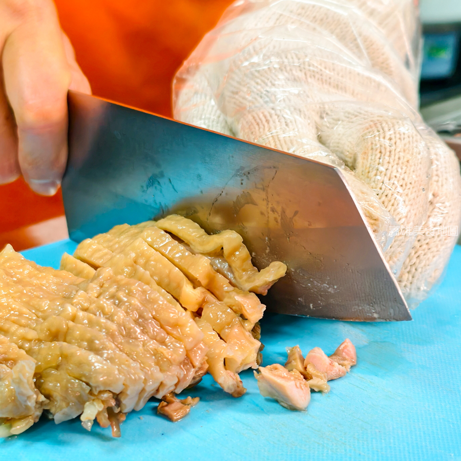 阿爸餵露水雞(高雄苓雅)─對女兒的承諾說到做到 品質第一的雞料理好吃到爆秋冬食補來碗雞湯最好 阿爸餵露水雞(高雄苓雅)