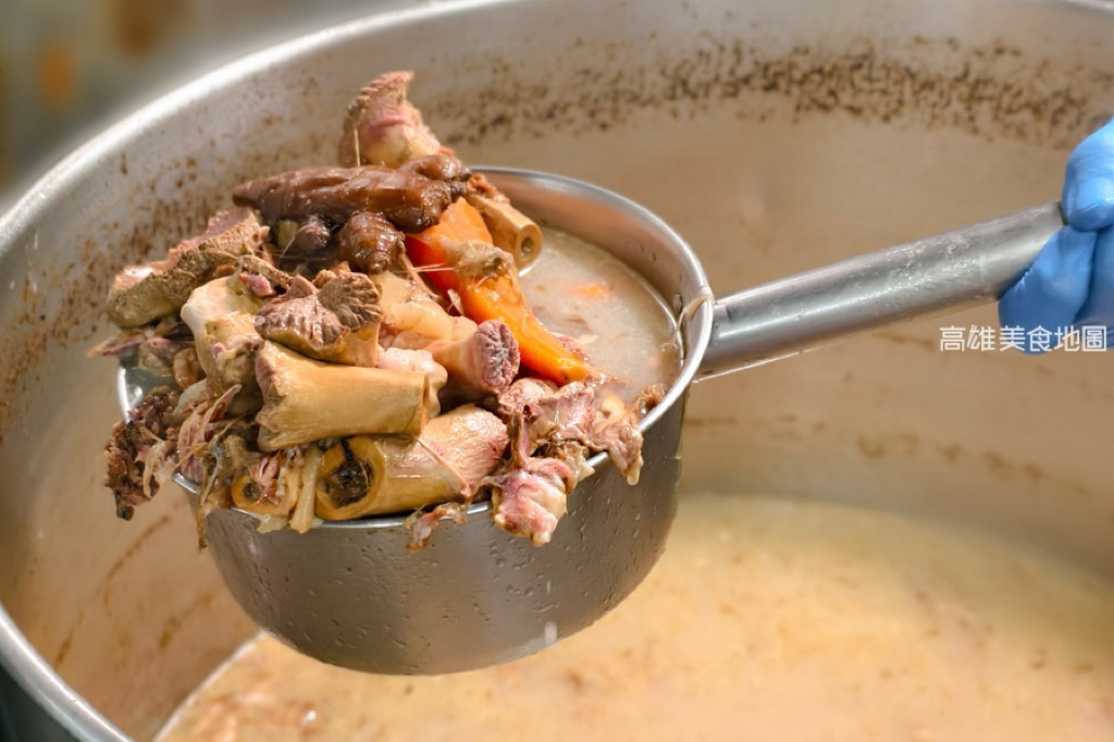 癮揪鍋物 Enjoy Hot Pot(高雄楠梓)老四川全新個人火鍋品牌,主打個人鍋一鍋兩吃 爆炒乾鍋香+火鍋湯一次滿足 癮揪鍋物 Enjoy Hot Pot(高雄楠梓)