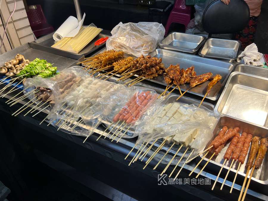 阿春烤肉古早味(高雄鼓山)哈瑪星古早味平價烤肉,烤雞腿只要銅板價 學生最愛的宵夜 阿春烤肉古早味(高雄鼓山)