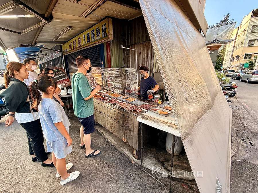 翹屁股燒烤(高雄苓雅)憲政路上只賣三小時的隱藏版碳烤小吃,從父親到兒子的香氣傳承 翹屁股燒烤(高雄苓雅)