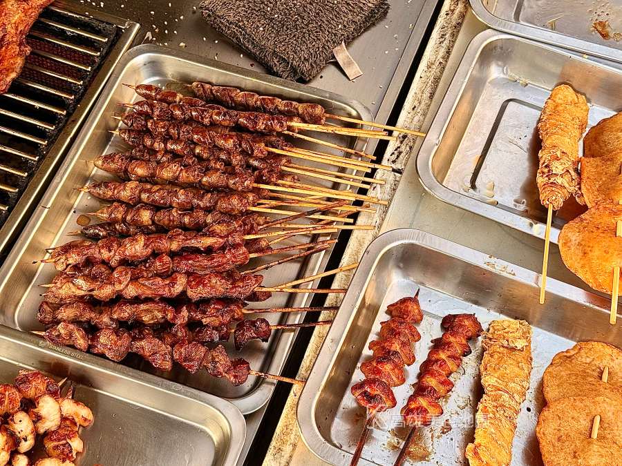 翹屁股燒烤(高雄苓雅)憲政路上只賣三小時的隱藏版碳烤小吃,從父親到兒子的香氣傳承 翹屁股燒烤(高雄苓雅)