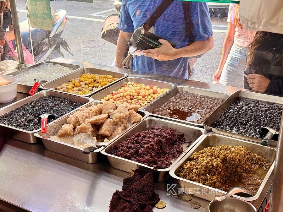 曾家古早味剉冰(高雄鹽埕)鹽埕超過一甲子在地老店,黑糖香與招牌包心粉圓征服高雄人的味蕾 曾家古早味剉冰(高雄鹽埕)