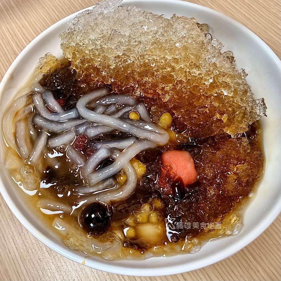 曾家古早味剉冰(高雄鹽埕)鹽埕超過一甲子在地老店,黑糖香與招牌包心粉圓征服高雄人的味蕾 曾家古早味剉冰(高雄鹽埕)