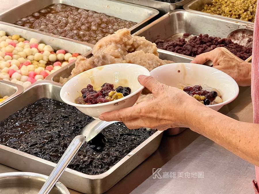 曾家古早味剉冰(高雄鹽埕)鹽埕超過一甲子在地老店,黑糖香與招牌包心粉圓征服高雄人的味蕾 曾家古早味剉冰(高雄鹽埕)