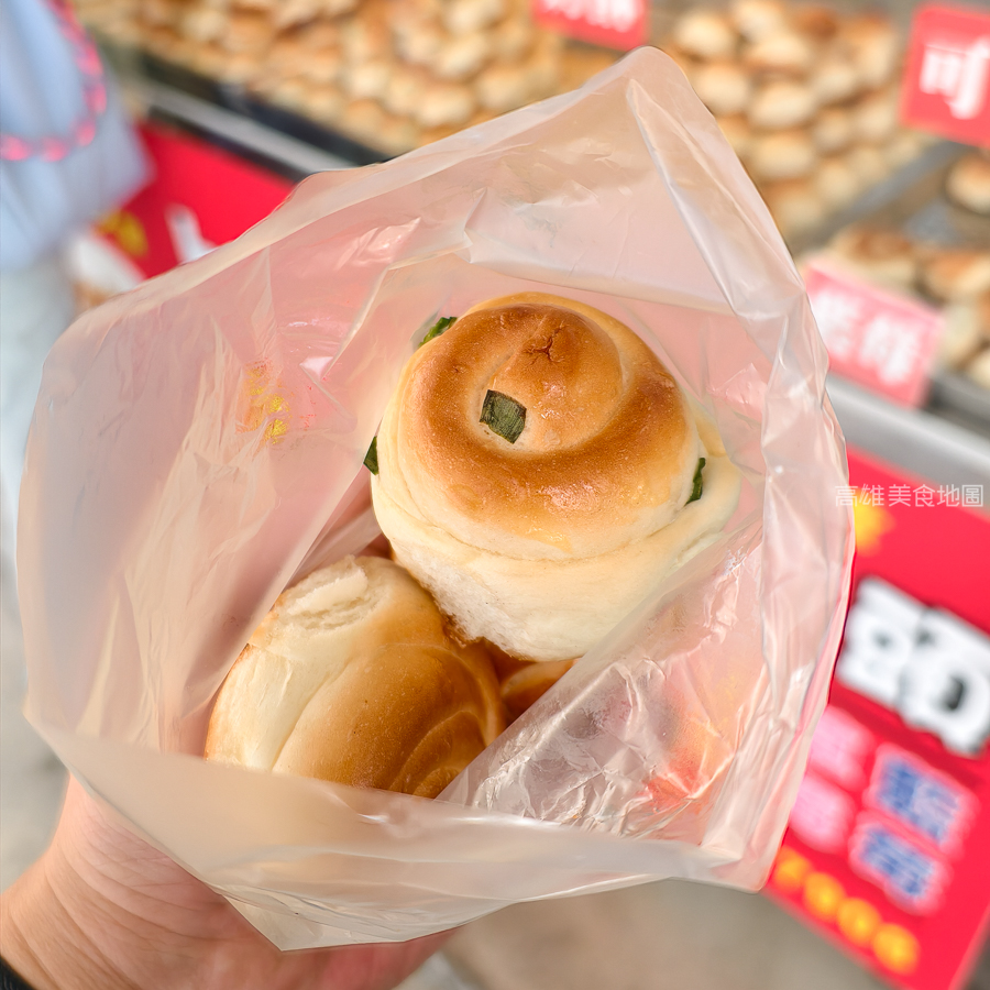 「高雄.鳳山區」正宗上海脆皮烤饅頭-鳳山青年路二段的超平價烤饅頭,一吃直接回頭再買一盒! 正宗上海脆皮烤饅頭