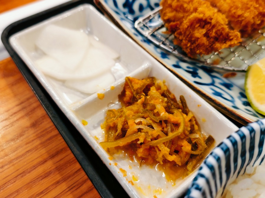 【高雄左營美食】銀座杏子豬排環球店|熟成黑豚厚度超犯規,生菜、味噌湯、米飯續加不用錢真的太佛心! 【高雄左營美食】銀座杏子豬排環球店