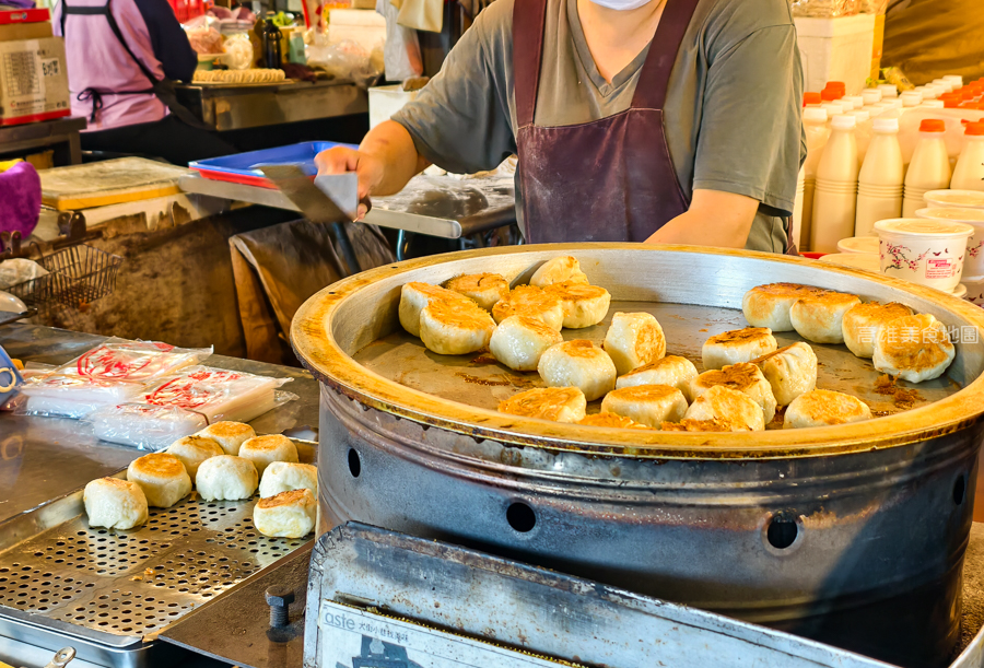 高雄英明市場-大嘴吃水煎包