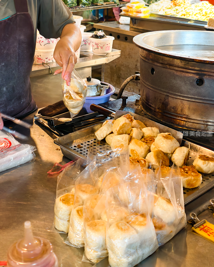 高雄英明市場-大嘴吃水煎包