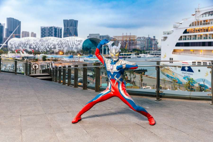 (高雄生活) 「超人力霸王」首次以大型水上氣膜降臨港都