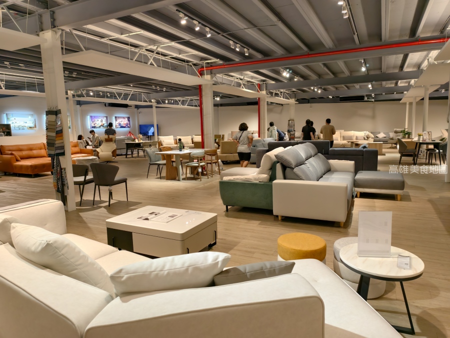 所丘家居 (高雄˙台南)—心之所向 沙發就是全家最Chill的地方 台灣製造本土品牌 匠心工藝成就客製化美學與品味 所丘家居 (高雄˙台南)