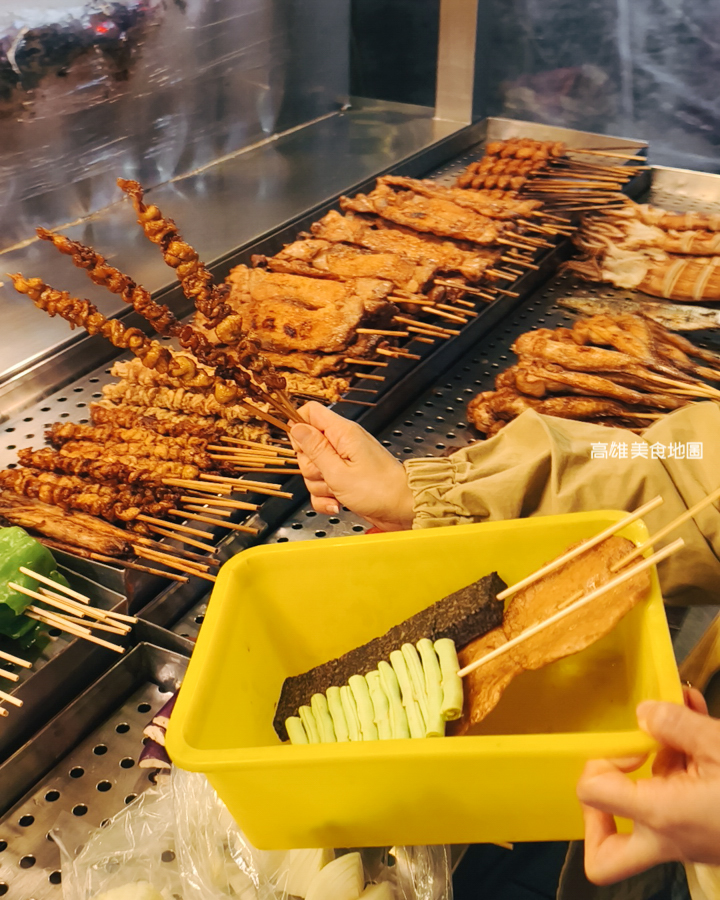 「高雄。小港區」小港-天康新口味專業碳烤|Google 破千則評論,內行必點酥脆雞皮,還貼心幫你去竹籤的職人宵夜。 小港-天康新口味專業碳烤