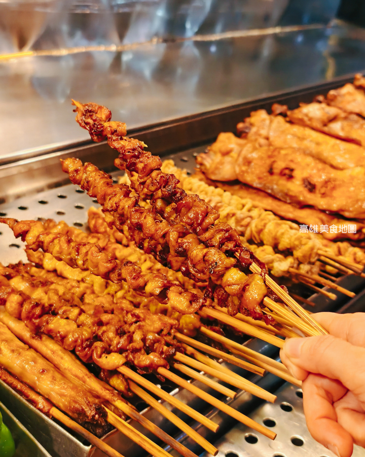 「高雄。小港區」小港-天康新口味專業碳烤|Google 破千則評論,內行必點酥脆雞皮,還貼心幫你去竹籤的職人宵夜。 小港-天康新口味專業碳烤