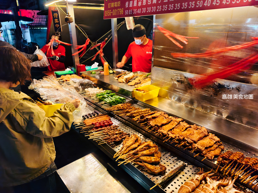 「高雄。小港區」小港-天康新口味專業碳烤|Google 破千則評論,內行必點酥脆雞皮,還貼心幫你去竹籤的職人宵夜。 小港-天康新口味專業碳烤