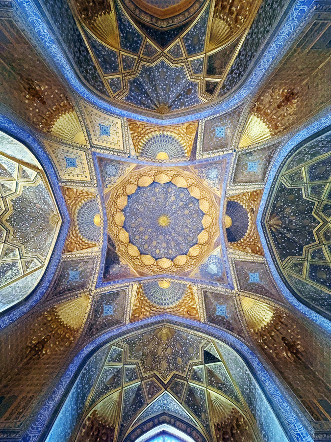 烏茲別克跟團怎麼玩？撒馬爾罕一日遊：雷吉斯坦廣場夜景、最美藍色走廊全攻略