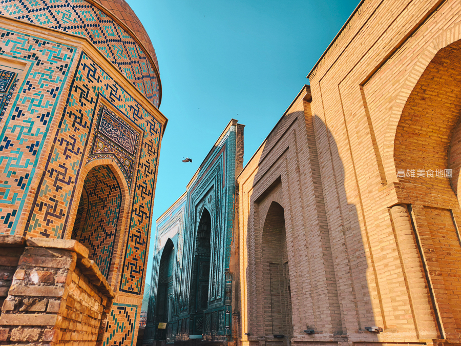 烏茲別克跟團怎麼玩？撒馬爾罕一日遊：雷吉斯坦廣場夜景、最美藍色走廊全攻略