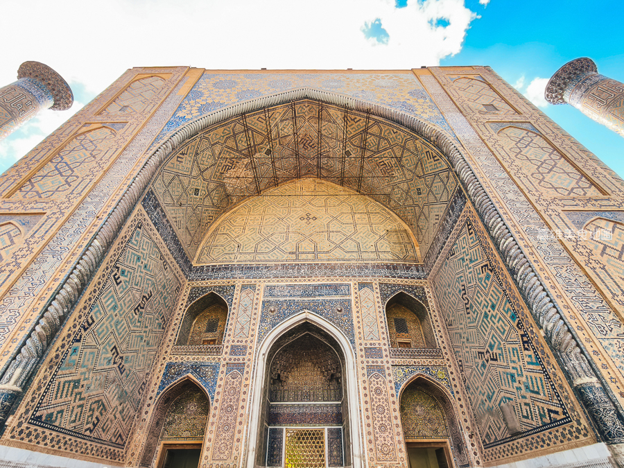 烏茲別克跟團怎麼玩？撒馬爾罕一日遊：雷吉斯坦廣場夜景、最美藍色走廊全攻略