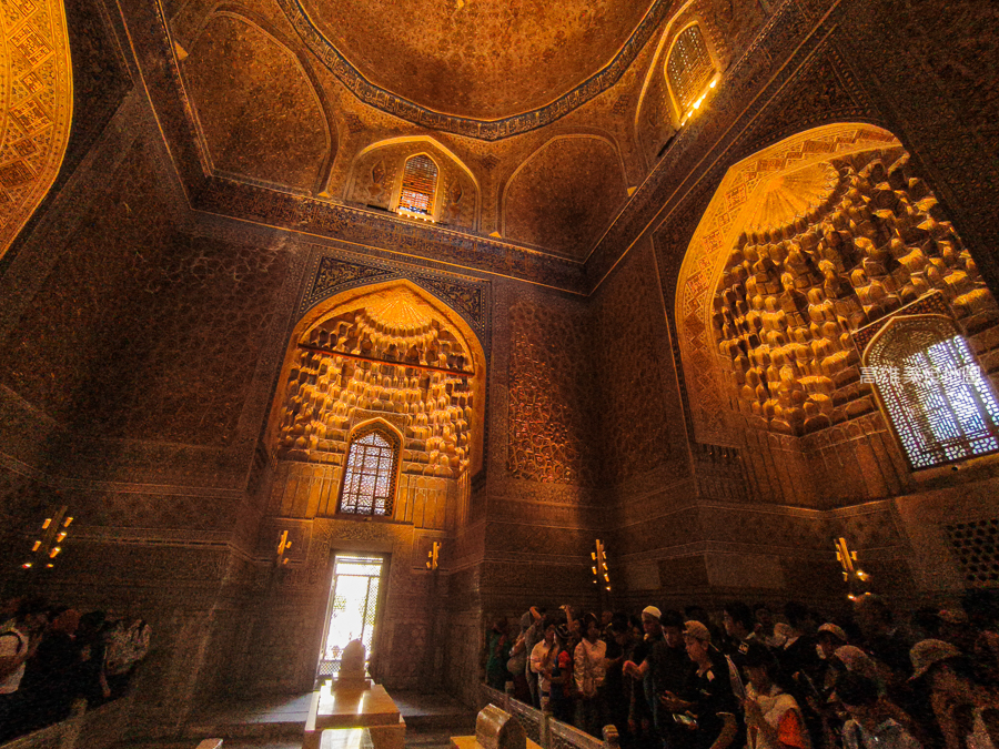 烏茲別克跟團怎麼玩？撒馬爾罕一日遊：雷吉斯坦廣場夜景、最美藍色走廊全攻略