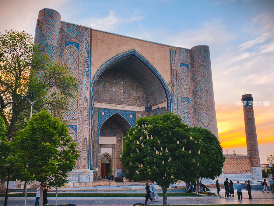 烏茲別克跟團怎麼玩？撒馬爾罕一日遊：雷吉斯坦廣場夜景、最美藍色走廊全攻略