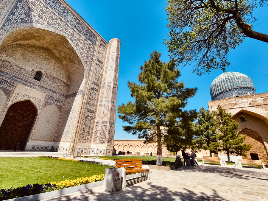 烏茲別克跟團怎麼玩？撒馬爾罕一日遊：雷吉斯坦廣場夜景、最美藍色走廊全攻略