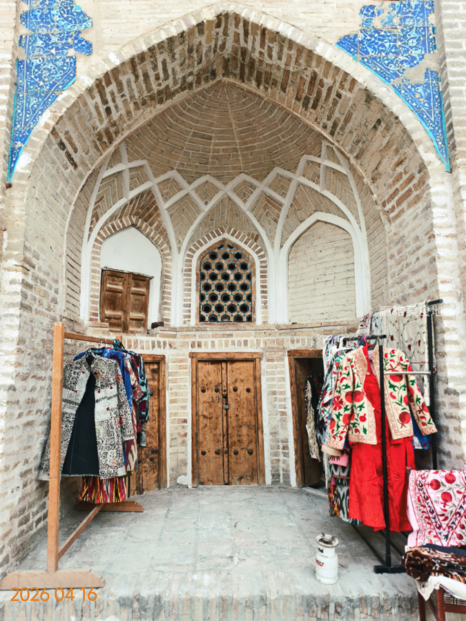 烏茲別克跟團怎麼玩？撒馬爾罕一日遊：雷吉斯坦廣場夜景、最美藍色走廊全攻略